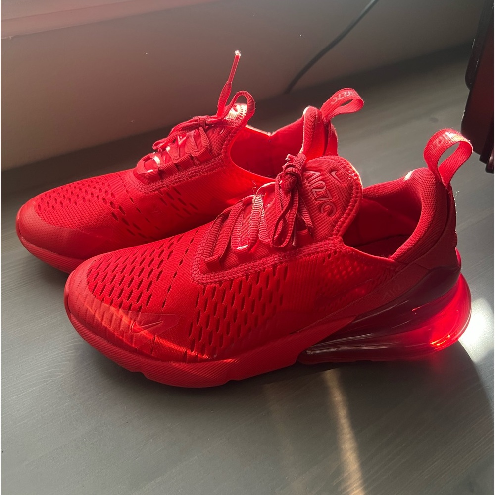 Red Nike Air Max 270
